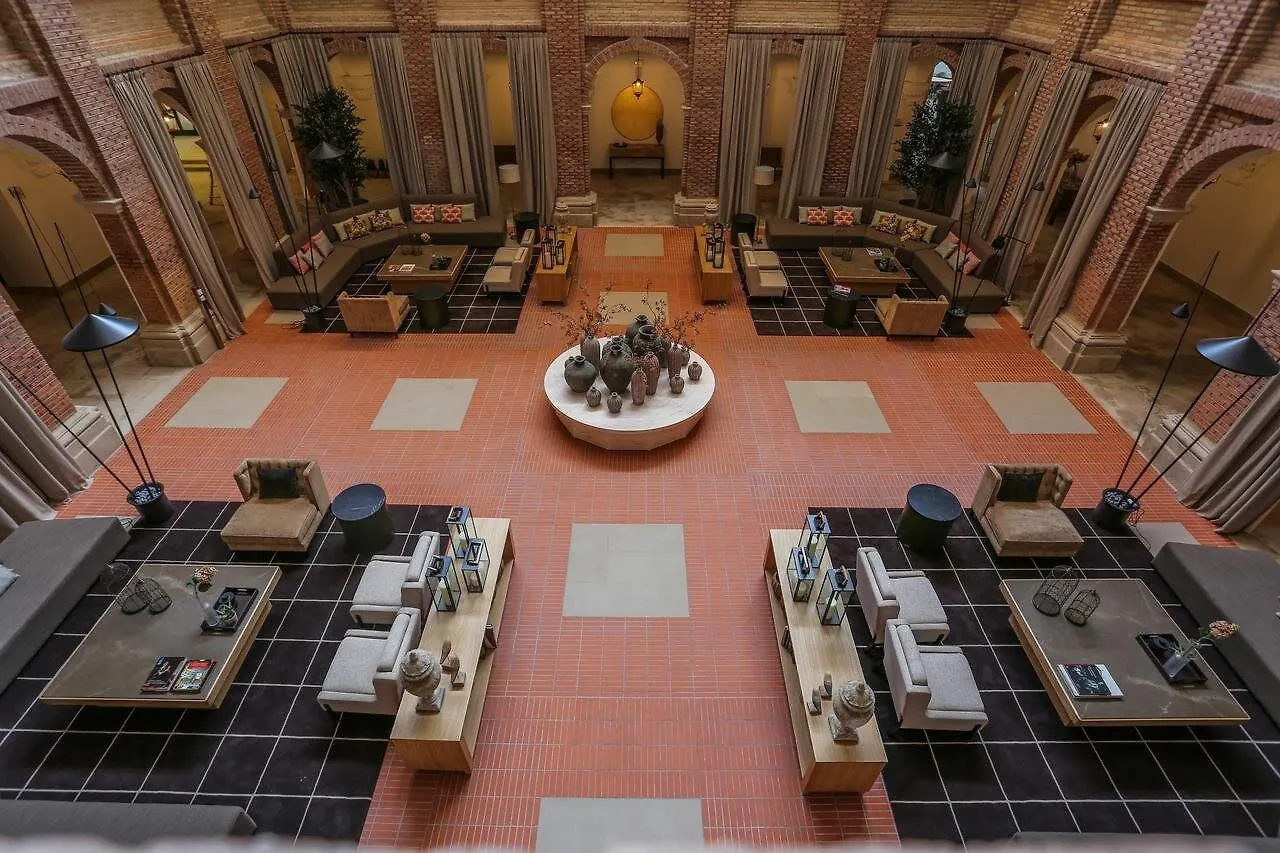 Parador Del Roser De Лерида 4*,