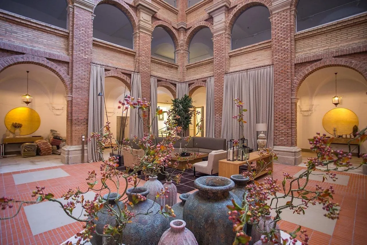 Parador Del Roser De Лерида Отель